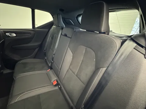 RA74CXX Volvo XC40 2.0 B4P Ultra Black Edition 5dr Auto Thumbnail #11