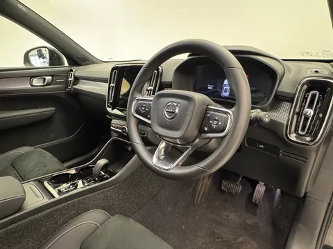 RA74CXX Volvo XC40 2.0 B4P Ultra Black Edition 5dr Auto Thumbnail #19