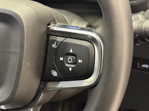 RA74CXX Volvo XC40 2.0 B4P Ultra Black Edition 5dr Auto Thumbnail #20