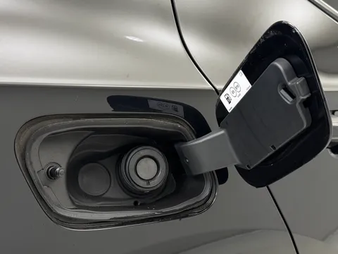 RA74CXX Volvo XC40 2.0 B4P Ultra Black Edition 5dr Auto Thumbnail #34