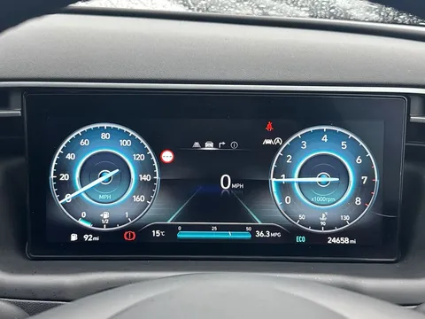 SM72LLR Hyundai Tucson 1.6 TGDi SE Connect 5dr 2WD Thumbnail #16