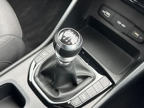 SM72LLR Hyundai Tucson 1.6 TGDi SE Connect 5dr 2WD Thumbnail #17