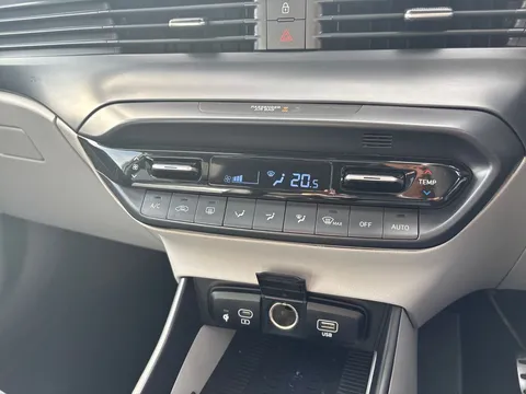 EA74BXD Hyundai Bayon 1.0 TGDi Ultimate 5dr Thumbnail #16
