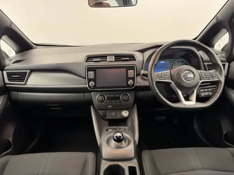 ND71KTP Nissan LEAF 110kW Acenta 40kWh 5dr Auto [6.6kw Charger] Thumbnail #4