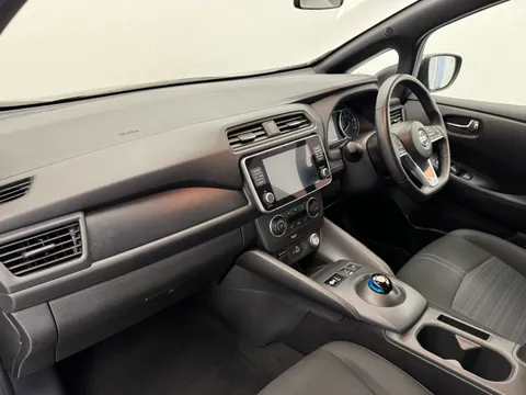 ND71KTP Nissan LEAF 110kW Acenta 40kWh 5dr Auto [6.6kw Charger] Thumbnail #15