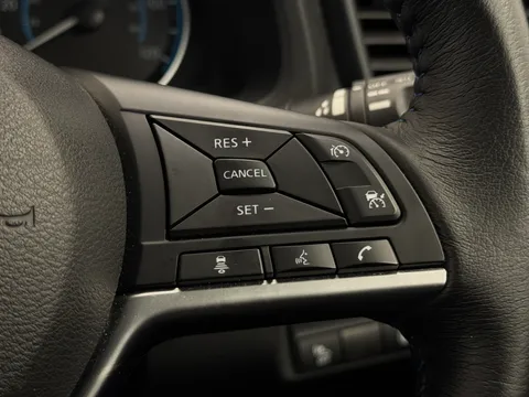 ND71KTP Nissan LEAF 110kW Acenta 40kWh 5dr Auto [6.6kw Charger] Thumbnail #24