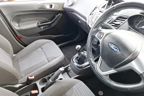 12 of 40 for Ford Fiesta 1.25 82 Zetec 5dr