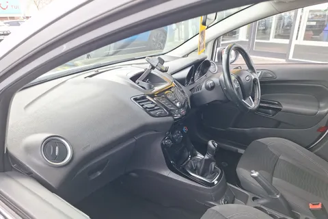 19 of 40 for Ford Fiesta 1.25 82 Zetec 5dr