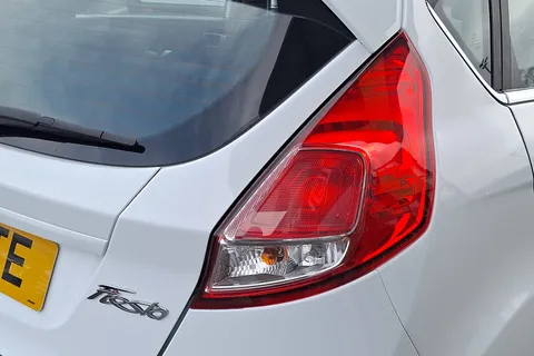 22 of 40 for Ford Fiesta 1.25 82 Zetec 5dr