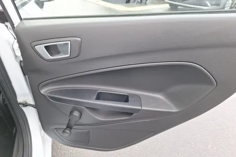 40 of 40 for Ford Fiesta 1.25 82 Zetec 5dr