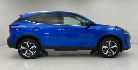 DV72RVA Nissan Qashqai 1.3 DiG-T MH N-Connecta [Glass Roof] 5dr Thumbnail #9