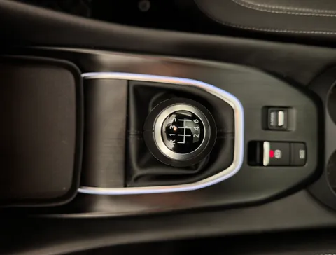 DV72RVA Nissan Qashqai 1.3 DiG-T MH N-Connecta [Glass Roof] 5dr Thumbnail #16