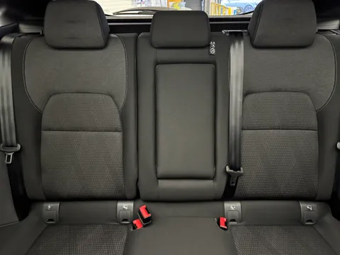 DV72RVA Nissan Qashqai 1.3 DiG-T MH N-Connecta [Glass Roof] 5dr Thumbnail #17