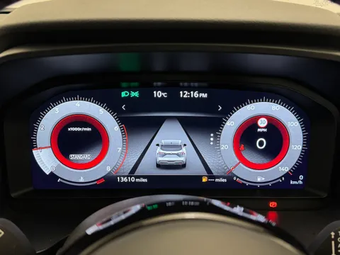 DV72RVA Nissan Qashqai 1.3 DiG-T MH N-Connecta [Glass Roof] 5dr Thumbnail #26