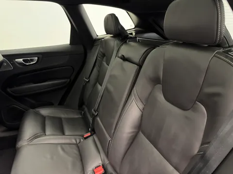 RF74ZSW Volvo XC60 2.0 B5P Ultra Black Edition 5dr AWD Geartronic Thumbnail #12