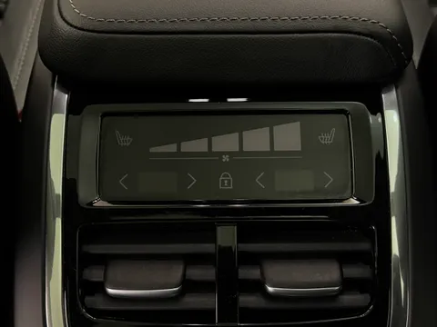 RF74ZSW Volvo XC60 2.0 B5P Ultra Black Edition 5dr AWD Geartronic Thumbnail #13