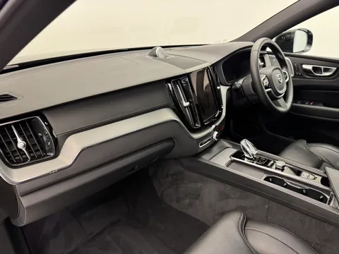 RF74ZSW Volvo XC60 2.0 B5P Ultra Black Edition 5dr AWD Geartronic Thumbnail #15
