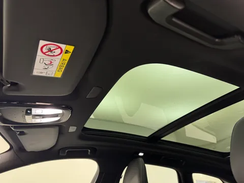 RF74ZSW Volvo XC60 2.0 B5P Ultra Black Edition 5dr AWD Geartronic Thumbnail #17