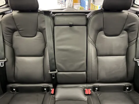 RF74ZSW Volvo XC60 2.0 B5P Ultra Black Edition 5dr AWD Geartronic Thumbnail #19