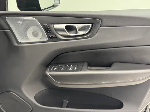 RF74ZSW Volvo XC60 2.0 B5P Ultra Black Edition 5dr AWD Geartronic Thumbnail #20