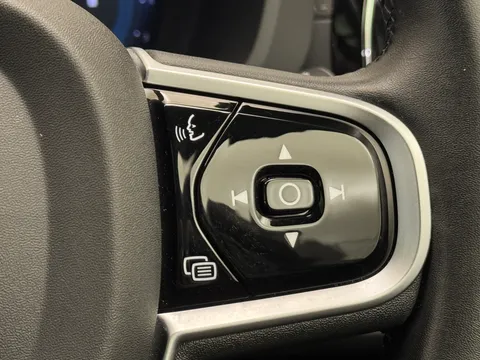 RF74ZSW Volvo XC60 2.0 B5P Ultra Black Edition 5dr AWD Geartronic Thumbnail #26