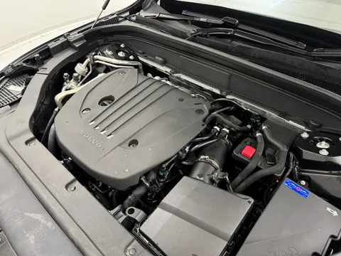 RF74ZSW Volvo XC60 2.0 B5P Ultra Black Edition 5dr AWD Geartronic Thumbnail #33