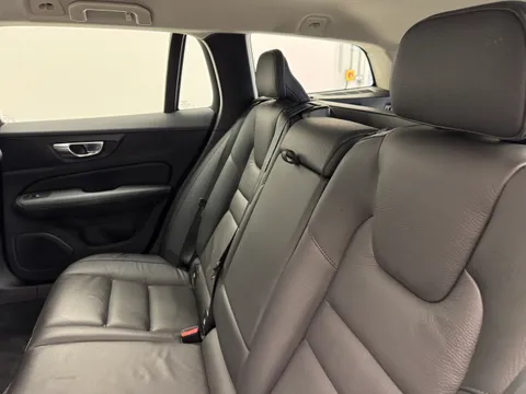 RF74ARO Volvo V60 2.0 B4P Plus Dark 5dr Auto [7 speed] Thumbnail #11