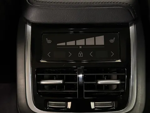 RF74ARO Volvo V60 2.0 B4P Plus Dark 5dr Auto [7 speed] Thumbnail #12