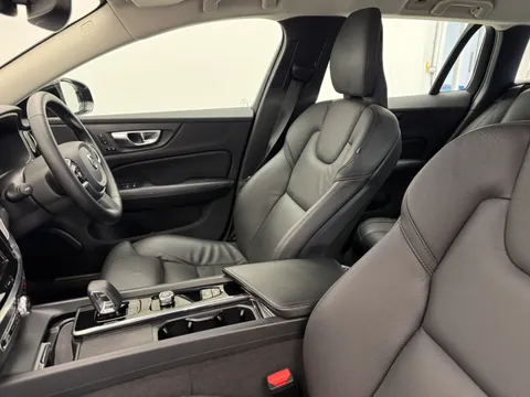 RF74ARO Volvo V60 2.0 B4P Plus Dark 5dr Auto [7 speed] Thumbnail #15