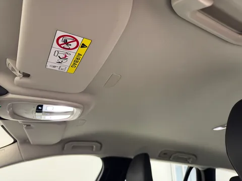 RF74ARO Volvo V60 2.0 B4P Plus Dark 5dr Auto [7 speed] Thumbnail #16