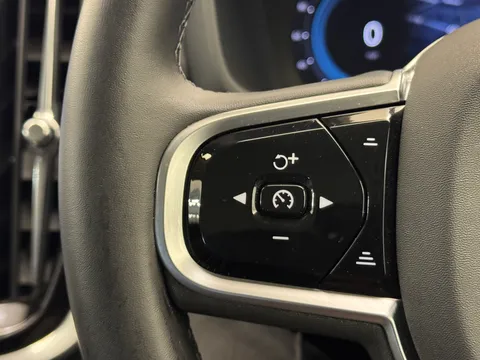 RF74ARO Volvo V60 2.0 B4P Plus Dark 5dr Auto [7 speed] Thumbnail #23