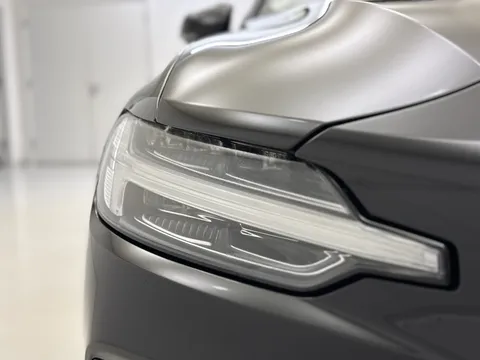 RF74ARO Volvo V60 2.0 B4P Plus Dark 5dr Auto [7 speed] Thumbnail #33