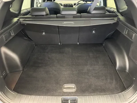 FD71PXB Hyundai Tucson 1.6 TGDi Plug-in Hybrid Ultimate 5dr 4WD Auto Thumbnail #10