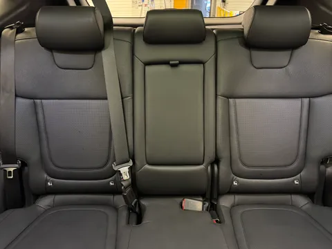 FD71PXB Hyundai Tucson 1.6 TGDi Plug-in Hybrid Ultimate 5dr 4WD Auto Thumbnail #18