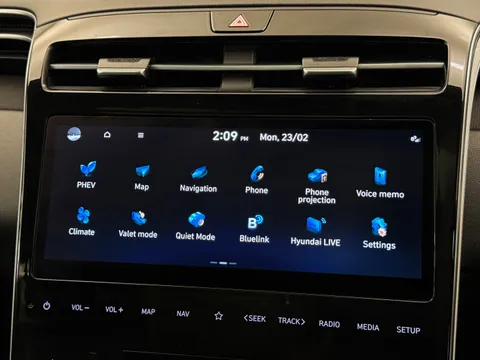 FD71PXB Hyundai Tucson 1.6 TGDi Plug-in Hybrid Ultimate 5dr 4WD Auto Thumbnail #25