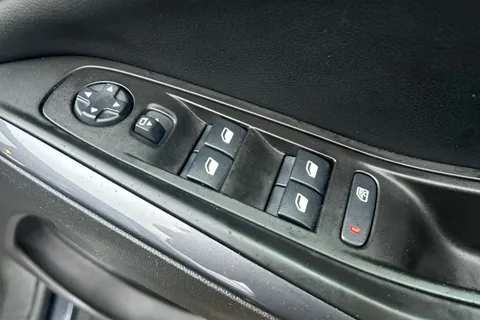 SG69ZNA Vauxhall Grandland X 1.2 Turbo Elite Nav 5dr Thumbnail #22