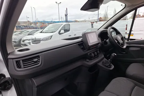 DL75WEW Renault Trafic LL30 Blue dCi 130 Advance [Safety] Van Thumbnail #10