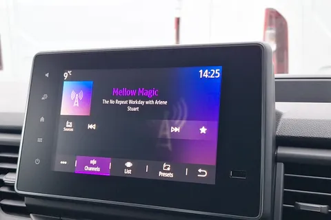 DL75WEW Renault Trafic LL30 Blue dCi 130 Advance [Safety] Van Thumbnail #36