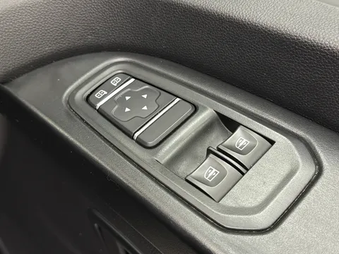 FG23XOA Renault Trafic LL30 Blue dCi 150 Business+ Van Thumbnail #21