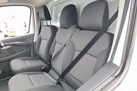 DL75WDD Renault Trafic SL30 Blue dCi 130 Advance [Safety] Van Thumbnail #9