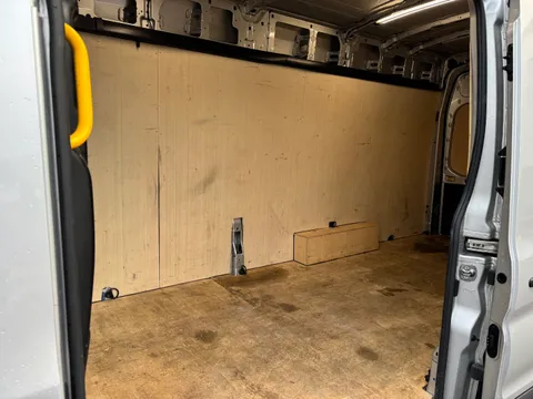 BP24CCF Ford Transit 2.0 EcoBlue 170ps H3 Limited Van Thumbnail #8