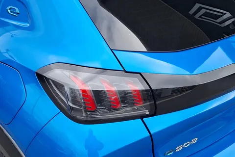 KR71BZV Peugeot 208 100kW GT Premium 50kWh 5dr Auto Thumbnail #17