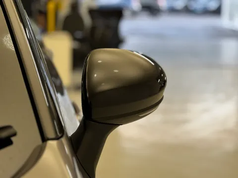 DV22BXO Renault Captur 1.0 TCE 90 Rive Gauche 5dr Thumbnail #25