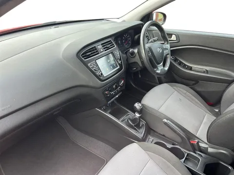 KY19XJK Hyundai i20 1.2 MPi SE 5dr Thumbnail #5