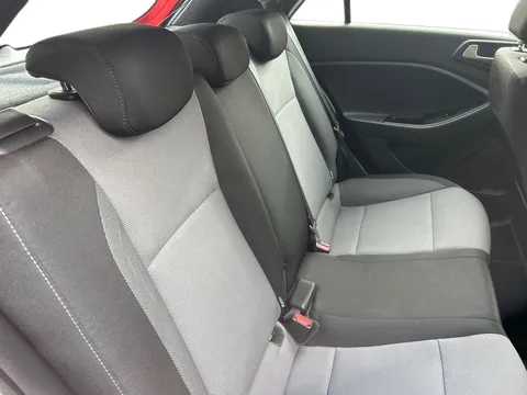 KY19XJK Hyundai i20 1.2 MPi SE 5dr Thumbnail #11