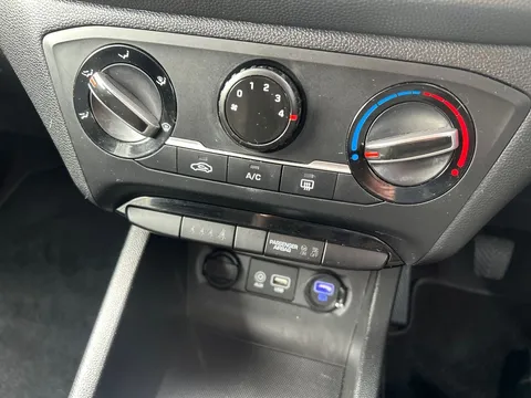 KY19XJK Hyundai i20 1.2 MPi SE 5dr Thumbnail #23