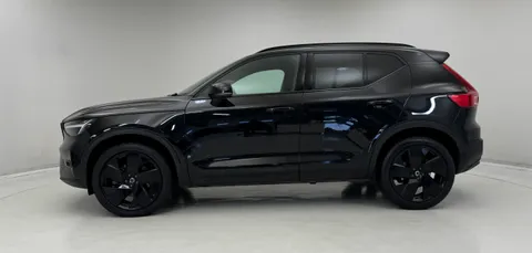 RE25KLV Volvo XC40 2.0 B4P Plus Black Edition 5dr Auto Thumbnail #4