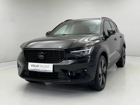 RE25KLV Volvo XC40 2.0 B4P Plus Black Edition 5dr Auto Thumbnail #3