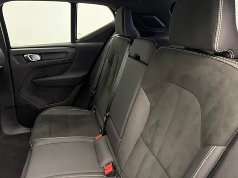 RE25KLV Volvo XC40 2.0 B4P Plus Black Edition 5dr Auto Thumbnail #11
