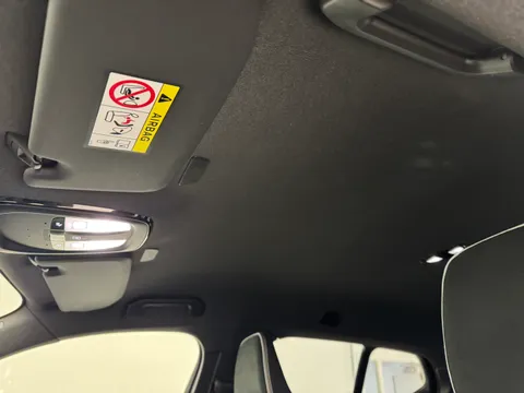 RE25KLV Volvo XC40 2.0 B4P Plus Black Edition 5dr Auto Thumbnail #15